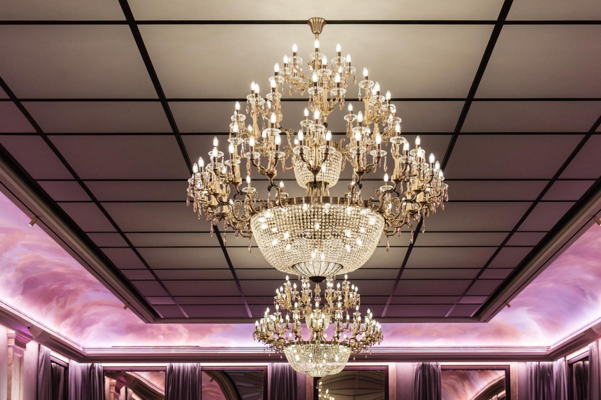 Old Continent Hotel Uzhhorod Ngoại thất bức ảnh