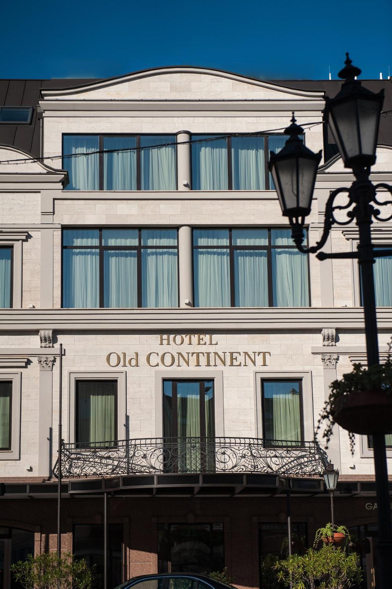 Old Continent Hotel Uzhhorod Ngoại thất bức ảnh
